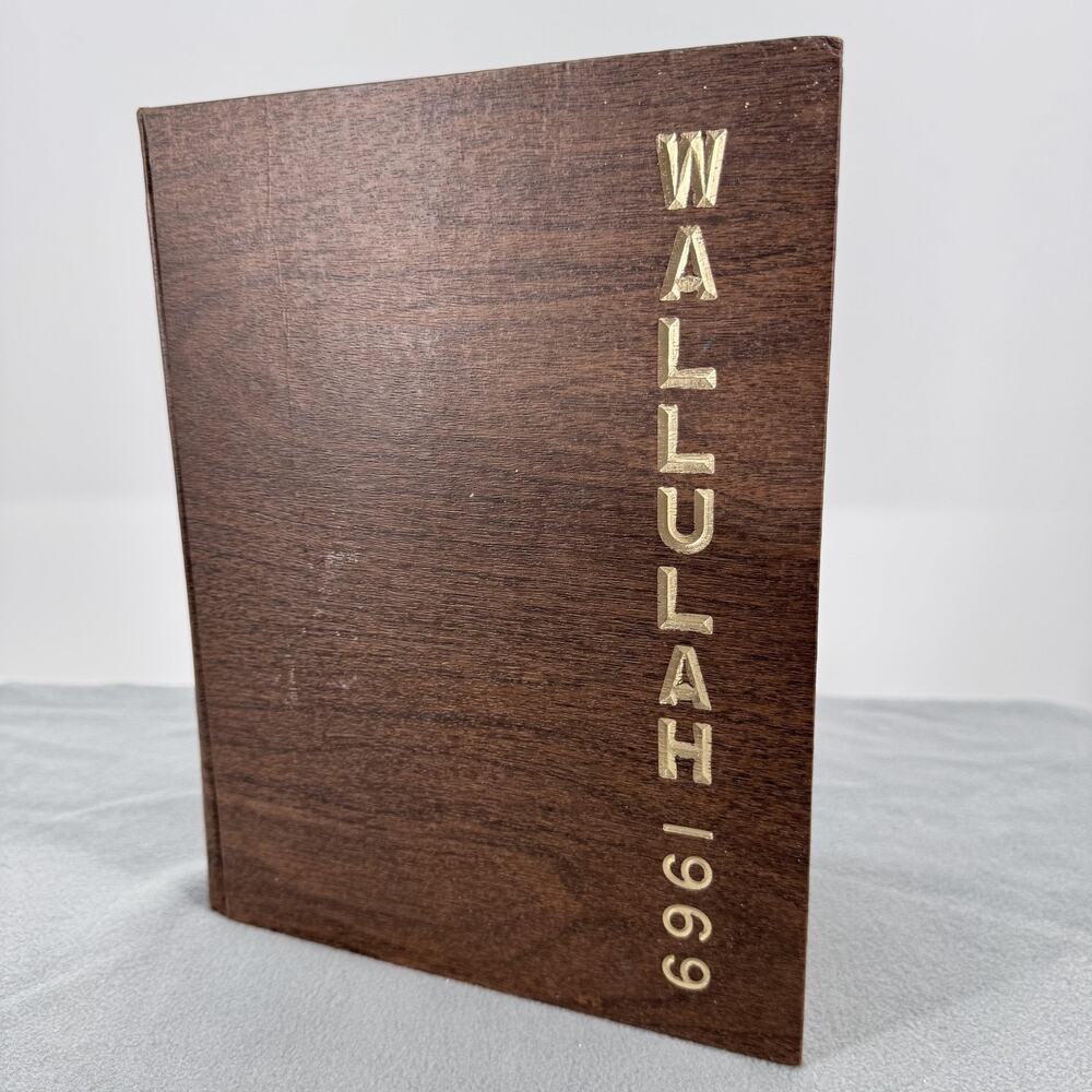 Vintage Wallulah 1969 Willamette University Salem Oregon Brown Yearbook HC Book